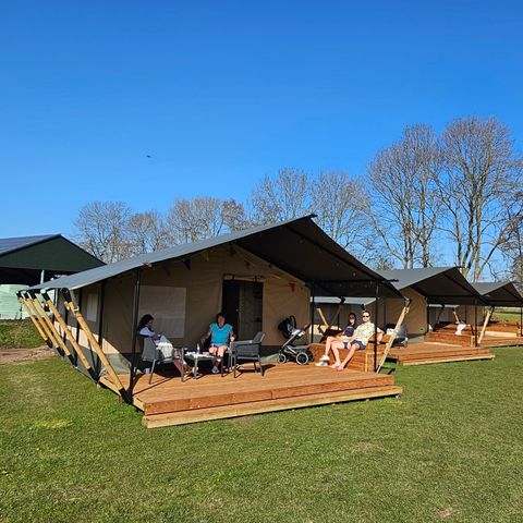 Canvas and wooden tent 5 persons - including toilet