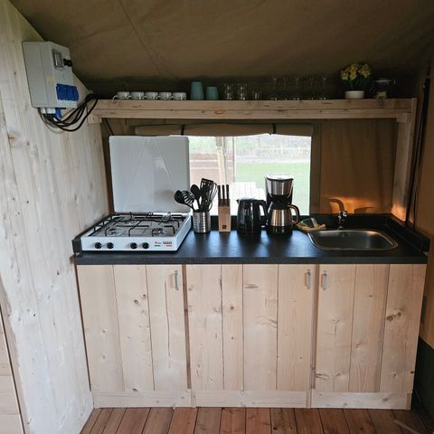 Canvas and wooden tent 5 persons - including toilet