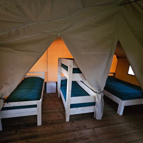 Canvas and wooden tent 5 persons - including toilet