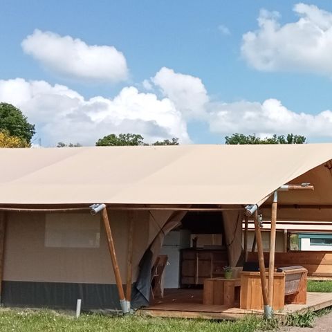 CANVAS AND WOOD TENT 5 people