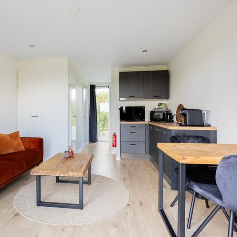 Tiny house 2 persons - with an outdoor pool