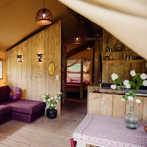 CANVAS AND WOOD TENT 6 people - including sanitary facilities