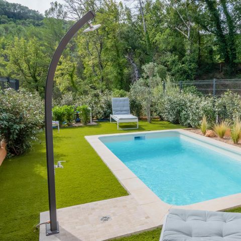 VILLA 5 people - 4 to 5 people with pool