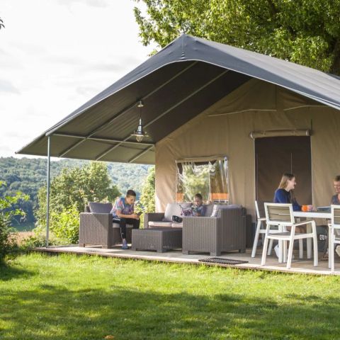 Canvas and wooden tent 5 persons - de Luxe
