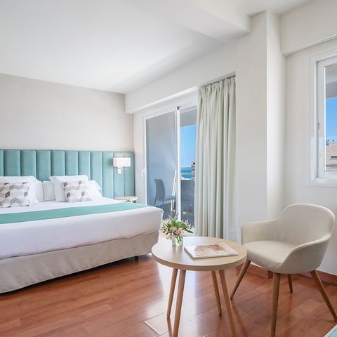 Bedroom 3 persons - JUNIOR SUITE - SEA VIEW - BALCONY