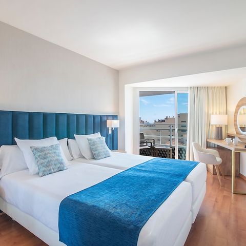 Bedroom 2 persons - SUPERIOR DOUBLE ROOM - SEA VIEW - BALCONY
