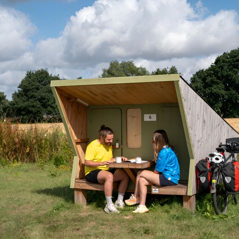 UNUSUAL ACCOMMODATION 2 people - Grasshopper hut