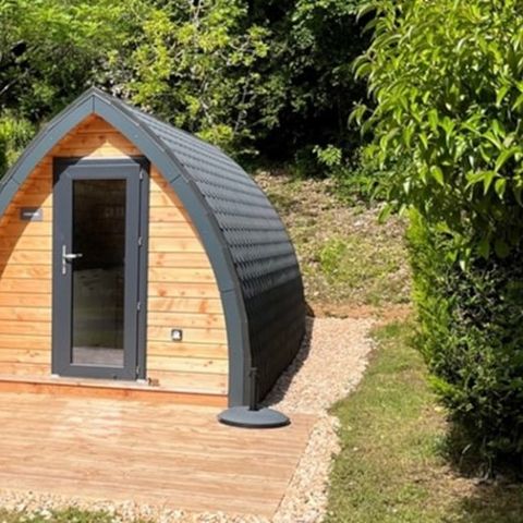 UNUSUAL ACCOMMODATION 4 people - Cabanne Pigne- No baby bed possible- 1 room