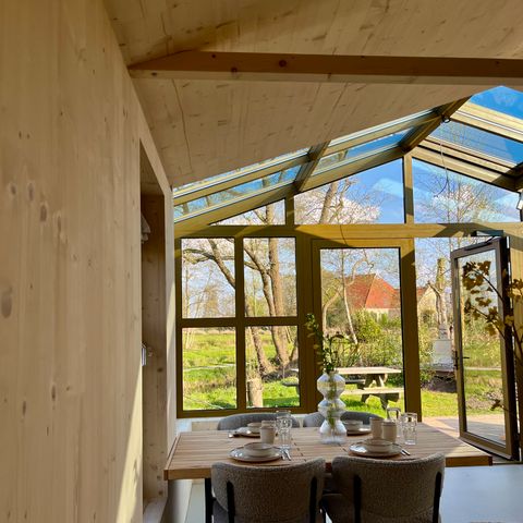 HOUSE 16 people - 4 x Large Greenhouses