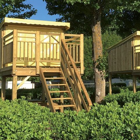 UNUSUAL ACCOMMODATION 2 people - Campétoile: no kitchen - no sanitary facilities