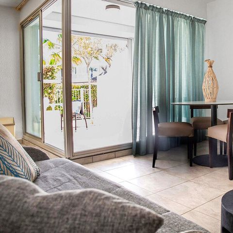 APARTMENT 4 people - Flat 4 people - 1 bedroom - Terrace - Pool side
