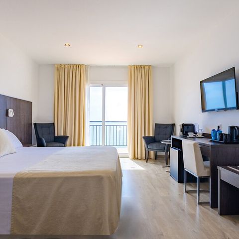 BEDROOM 2 people - DOUBLE ROOM - SUPERIOR - BALCONY - SEA VIEW - BREAKFAST INCLUDED