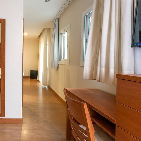 BEDROOM 3 people - DOUBLE ROOM + EXTRA BED - BALCONY - BREAKFAST INCLUDED