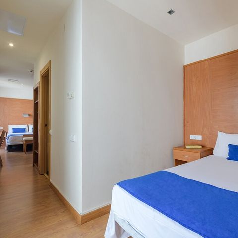 BEDROOM 3 people - DOUBLE ROOM + EXTRA BED - BALCONY - BREAKFAST INCLUDED
