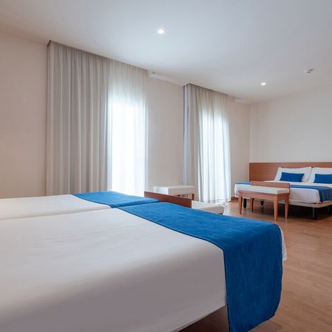 BEDROOM 4 people - QUADRUPLE ROOM - BALCONY - BREAKFAST INCLUDED