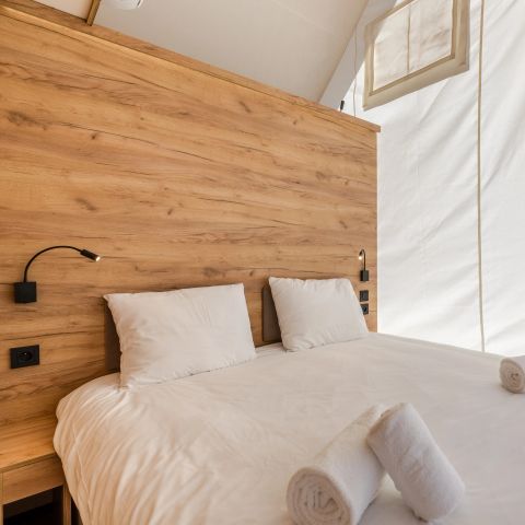 Canvas and wooden tent 6 persons - 4-6ST