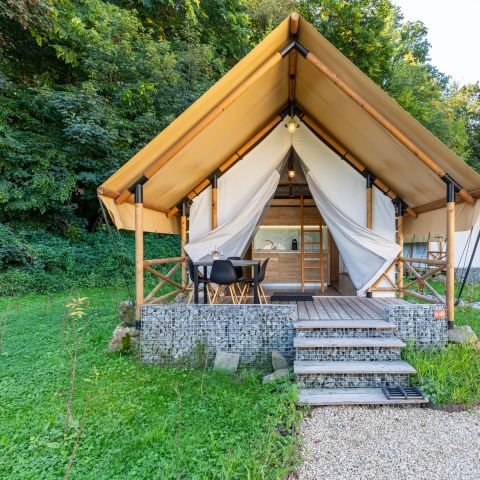 Canvas and wooden tent 4 persons - 2-4 person safari tent