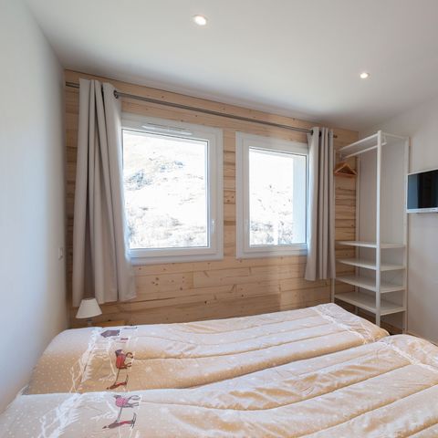 CHALET 8 people - Semi-detached chalet sleeps 8 (approx. 110 m²)
