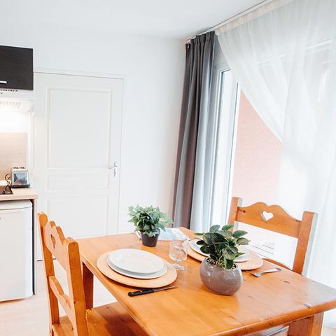 STUDIO 4 people - 4-person air-conditioned studio