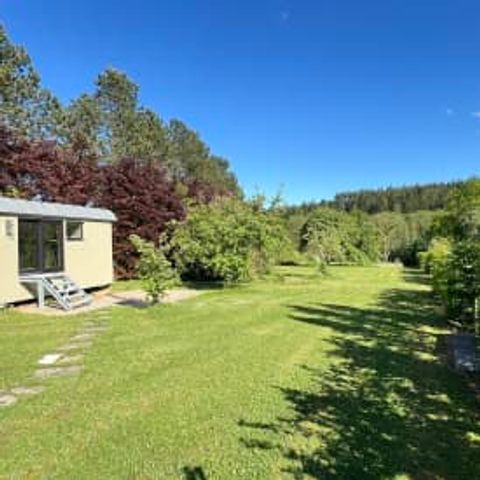 UNUSUAL ACCOMMODATION 2 people - Pine Tree Tiny Cottage