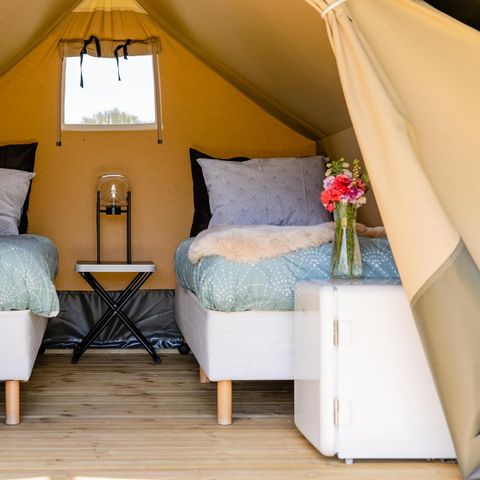 Canvas and wooden tent 2 persons