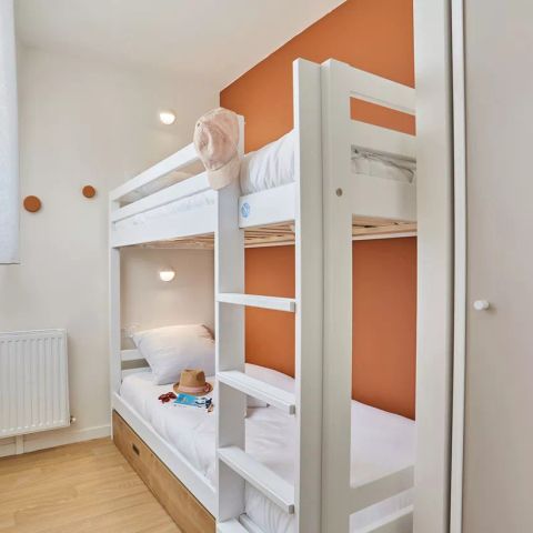 APARTMENT 6 people - 2/3-room cabin sleeps 6 (approx. 42 m²)
