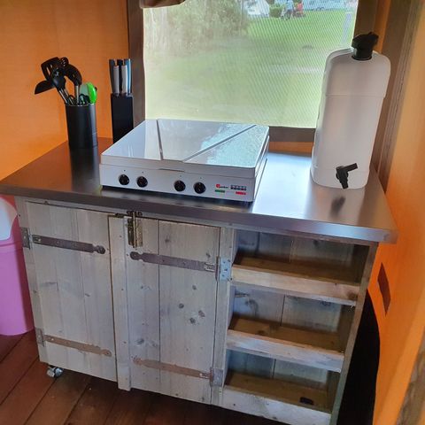 CANVAS AND WOOD TENT 6 people