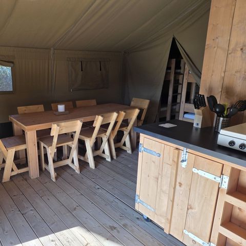 Canvas and wooden tent 8 persons