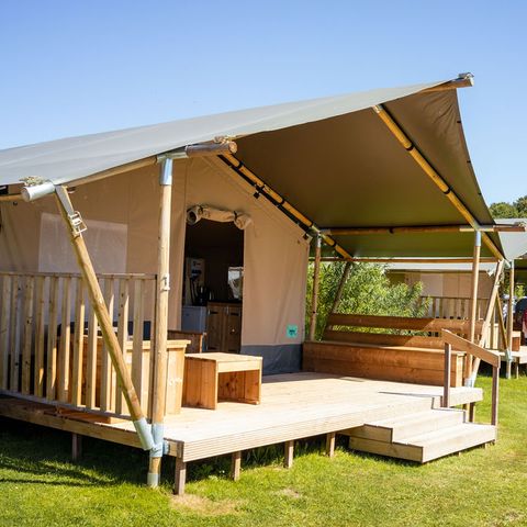 CANVAS AND WOOD TENT 8 people