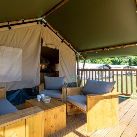 Canvas and wooden tent 5 persons - including sanitary facilities