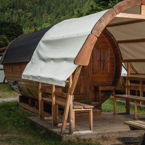 UNUSUAL ACCOMMODATION 4 people - Finkota Camping barrel