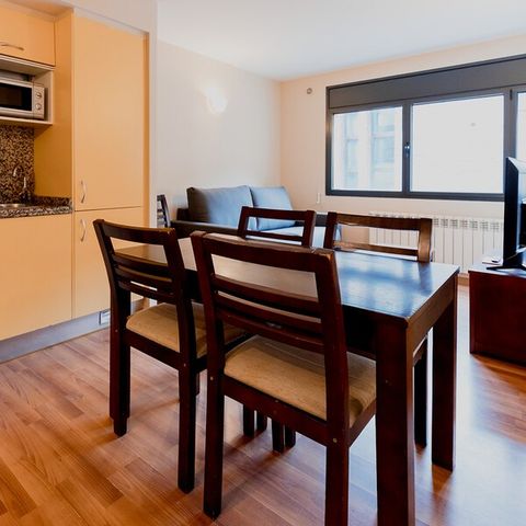 APARTMENT 6 people - FLAT SLEEPS 6 - 2 BEDROOMS