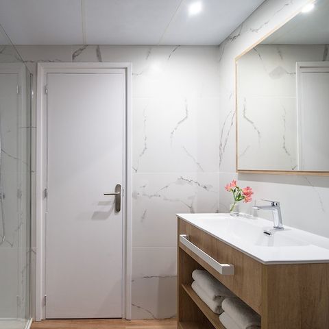 BEDROOM 2 people - DOUBLE ROOM - BALCONY - BREAKFAST INCLUDED