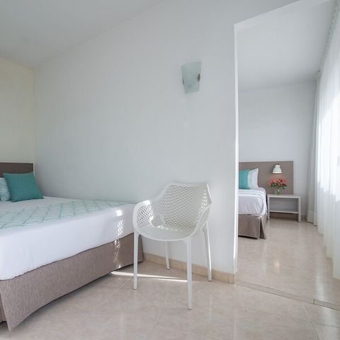 Bedroom 4 persons - QUADRUPLE SUPERIOR ROOM - 2 SPACES - BALCONY - BREAKFAST INCLUDED
