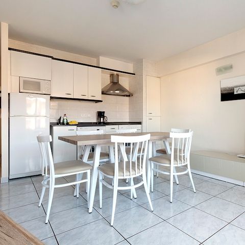 APARTMENT 5 people - 2-bedroom flat - 4 adults + 1 child (under 12) or 5 adults