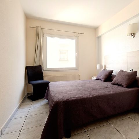 APARTMENT 5 people - 2-bedroom flat - 4 adults + 1 child (under 12) or 5 adults