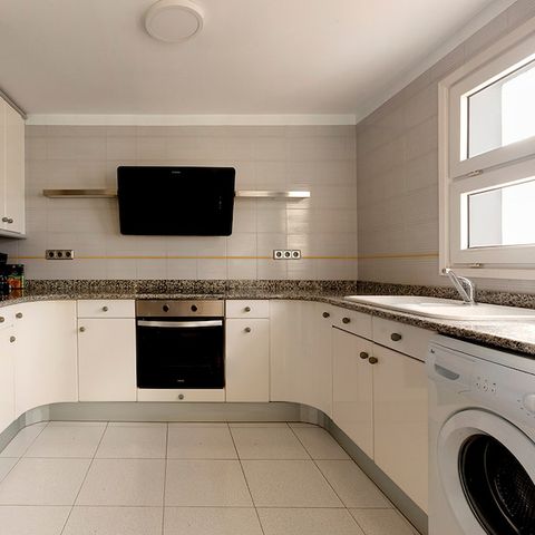 APARTMENT 6 people - 3 Bedroom Apartment - Sleeps 6