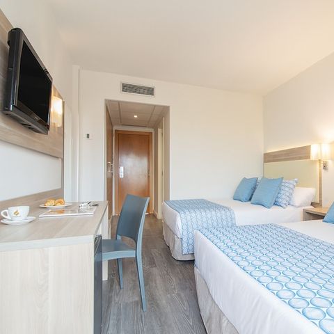 BEDROOM 3 people - Family room - 3 people - balcony