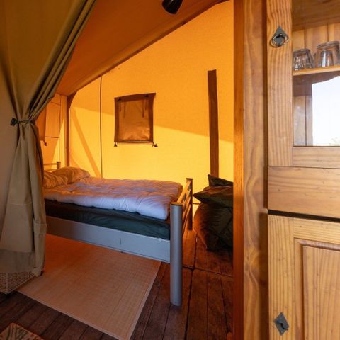 CANVAS AND WOOD TENT 4 people