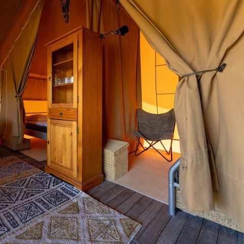 CANVAS AND WOOD TENT 4 people