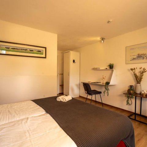 BEDROOM 2 people - Grutte Brekken garden room