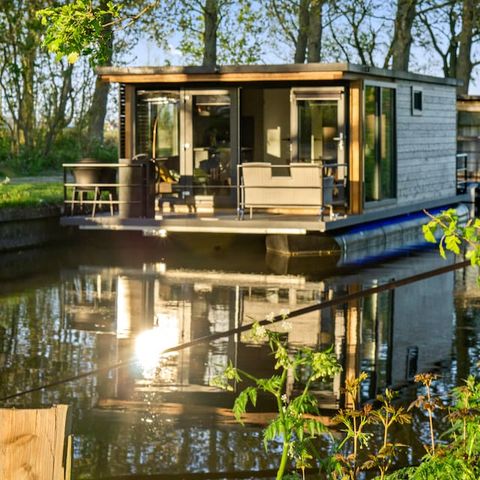 CHALET 4 people - Fokke Sleat Houseboat