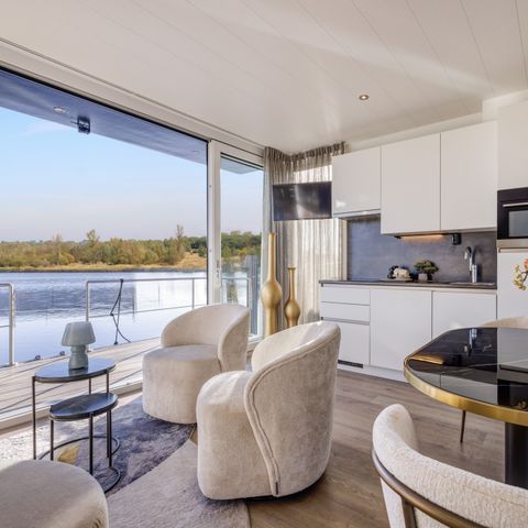 Unique 4 persons - Luxury accommodation on the water in Friesland