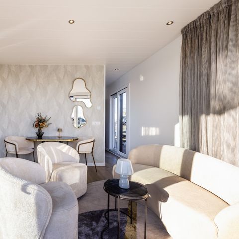 Unique 4 persons - Luxury accommodation on the water in Friesland