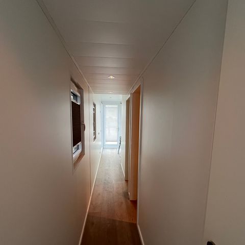 UNUSUAL ACCOMMODATION 4 people - Luxury accommodation on the water in Friesland (41)