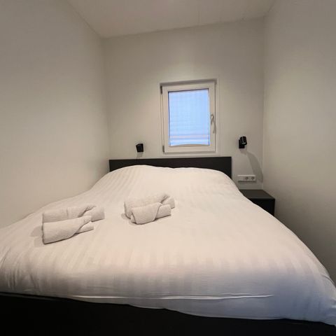 UNUSUAL ACCOMMODATION 4 people - Luxury accommodation on the water in Friesland (41)