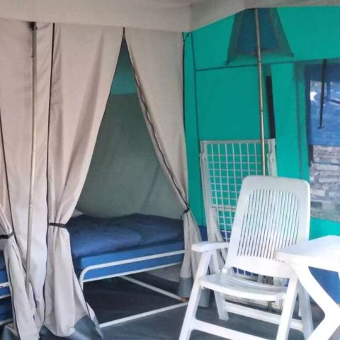 TENT 4 people - Navajo 4 Room Tent Without Sanitary Facilities
