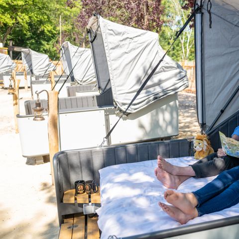 UNUSUAL ACCOMMODATION 2 people - Lagoon sleeping beach chair