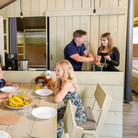 CANVAS AND WOOD TENT 6 people - Tongasoa Lodge