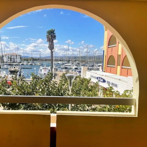 APARTMENT 4 people -  "Vue port" 1 Room - No baby bed available